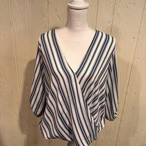 West Kei Allan Surplice Rolltab Too, Size L